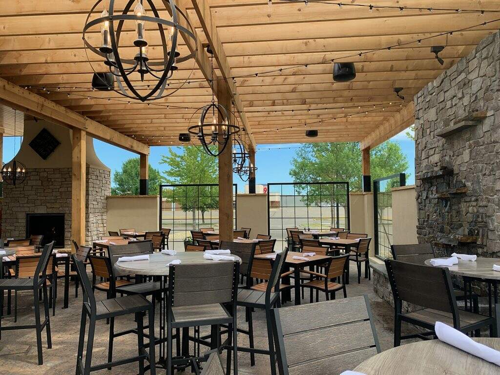 patio-dining